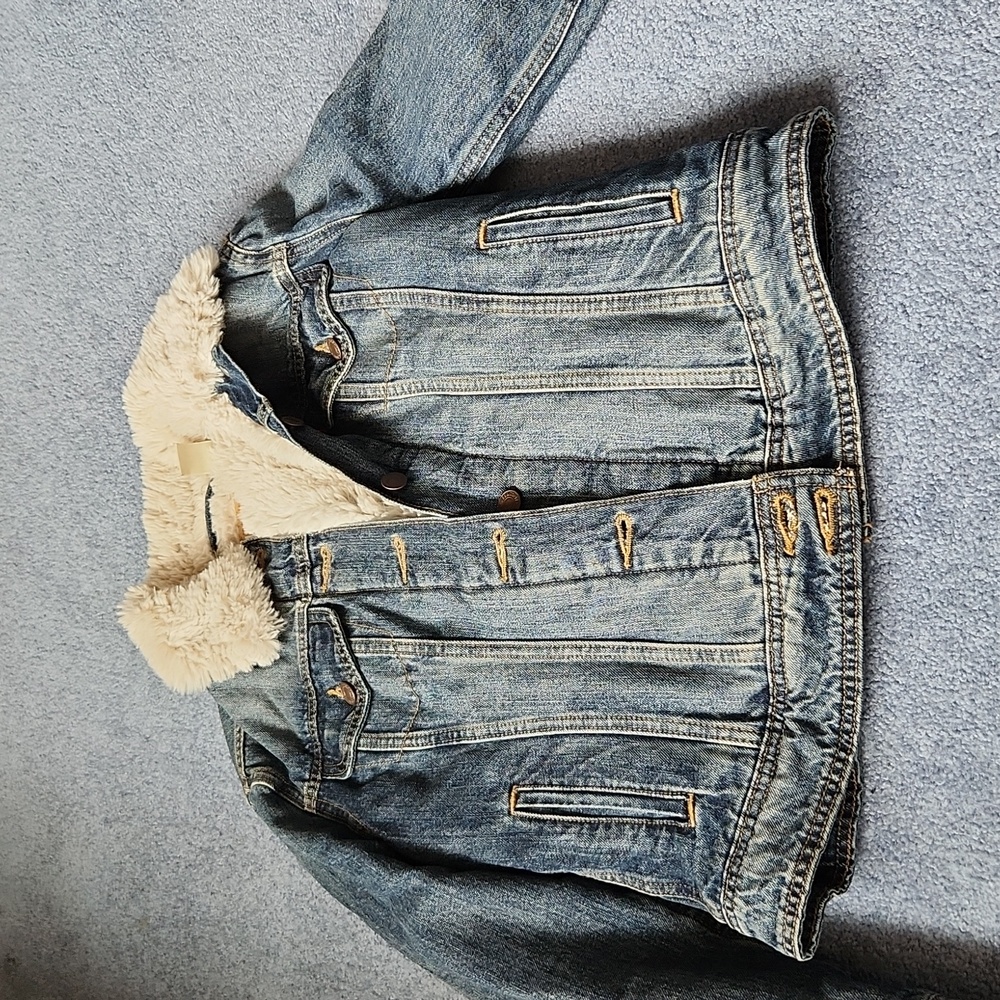 Levis shearling lined jacket worn twice